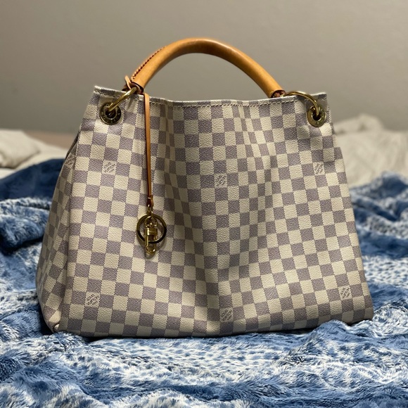 Louis Vuitton Handbags - Louis Vuitton Artsy